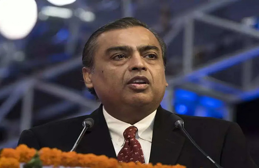 Reliance Industries Shares Surge by Nearly 4%, Market Cap Reaches ₹20 Lakh Crore Again