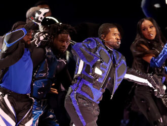 Usher's Super Bowl Halftime Ensemble: Off-White's Fashion Triumph