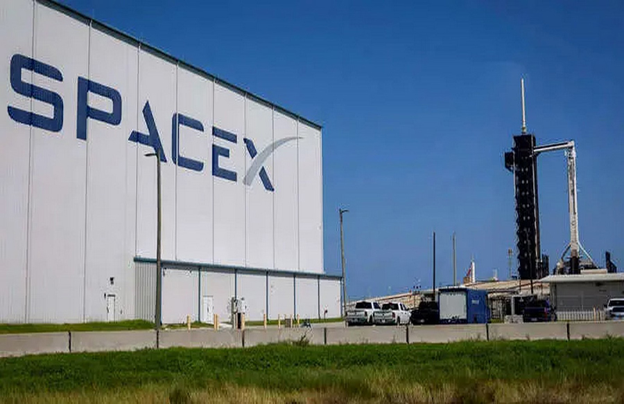 Allegations of Discrimination and Retaliation: SpaceX Employee Files Lawsuit